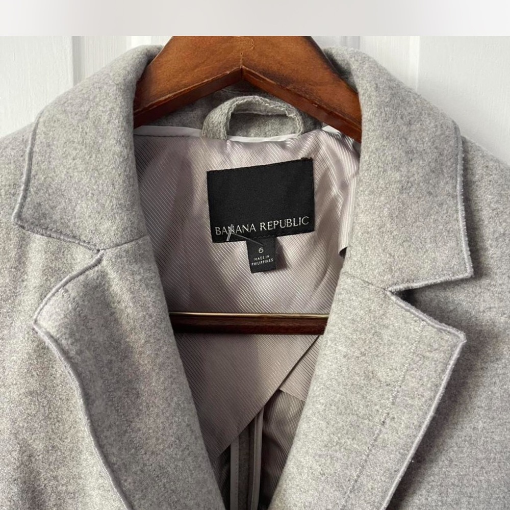 Banana Republic Classic Gray Trench Coat - Picture 3 of 13